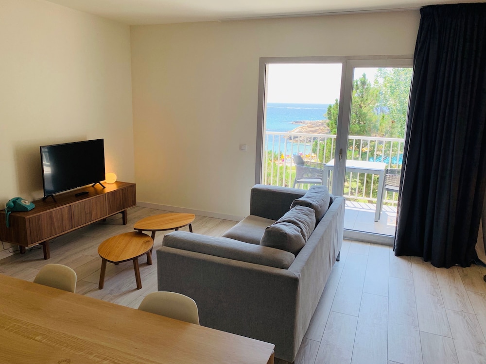 Premium Studio, 1 Bedroom, Beach View