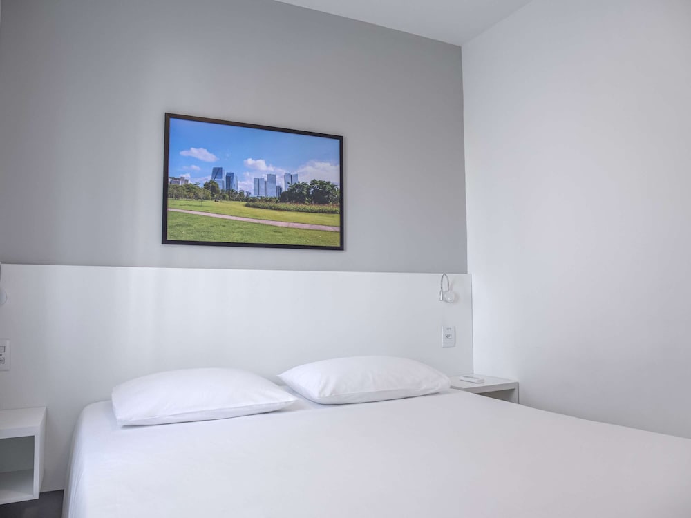 Apartamento superior com 2 camas de casal e 2 banheiros thumbnail 6