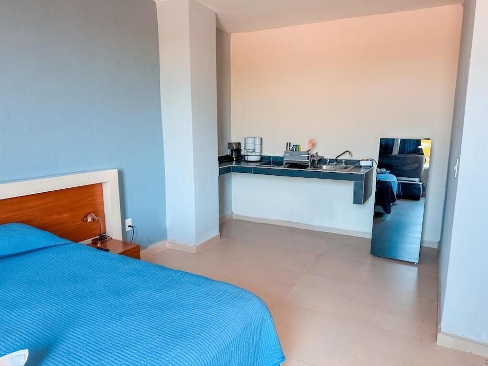 Standard Room, 1 Queen Bed with Sofa bed, Kitchen, Hill View photo 3