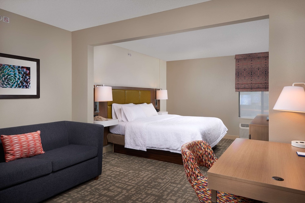 Deluxe Room, 1 King Bed, Non Smoking - Photo 1