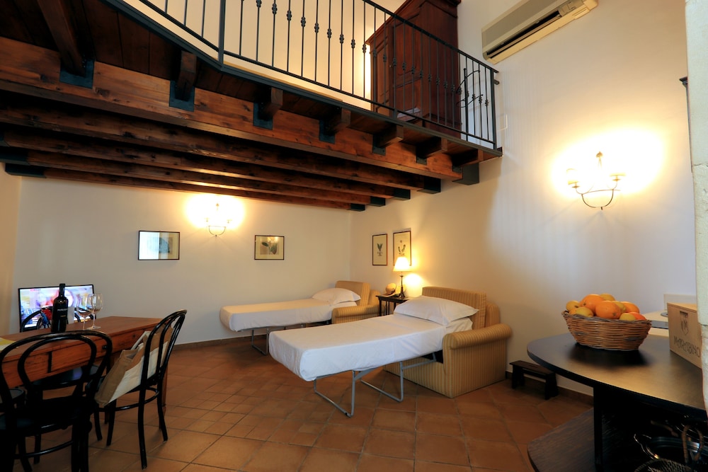 Family Suite, Kitchenette, Ground Floor photo 3