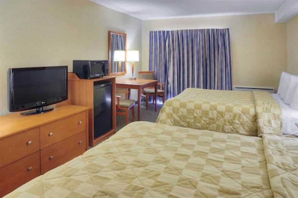 Standard Double Room, 2 Double Beds, Non Smoking - Photo 1