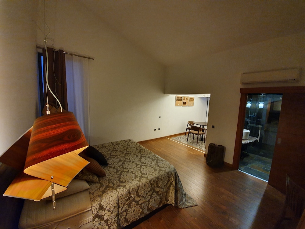 Premium Suite