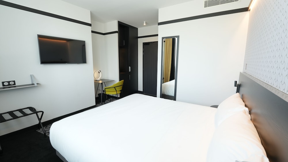 Superior Double Room, 1 King Bed, Non Smoking - Photo 2