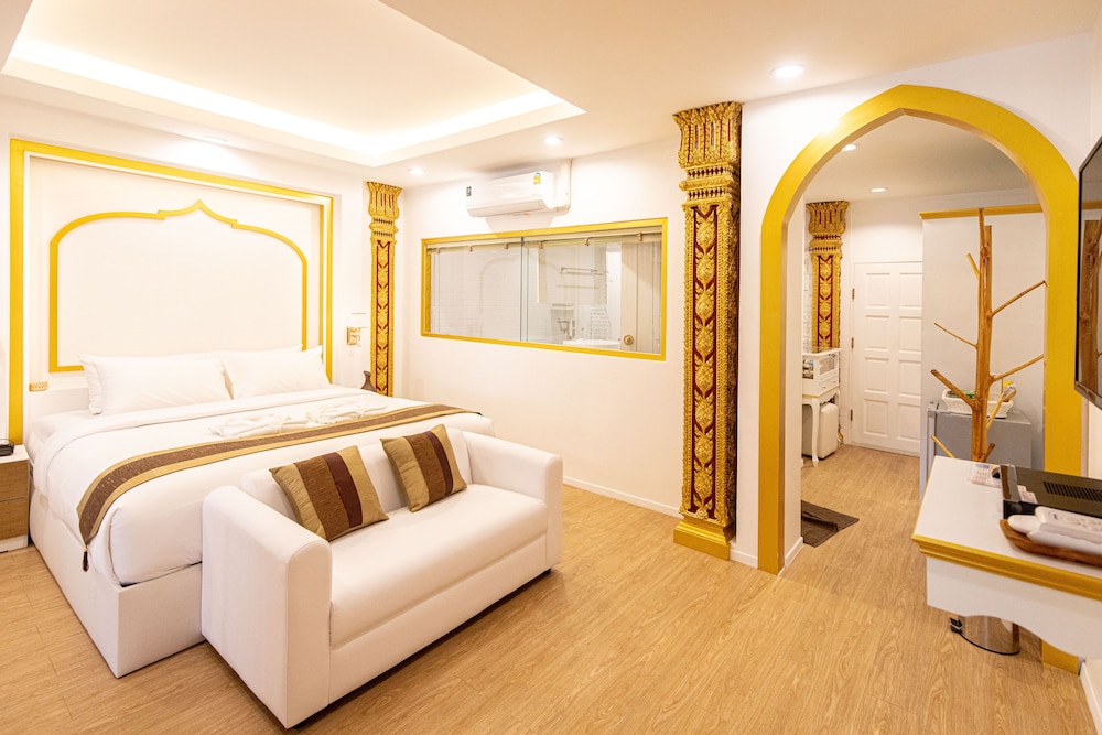 Royal Suite - Photo 16
