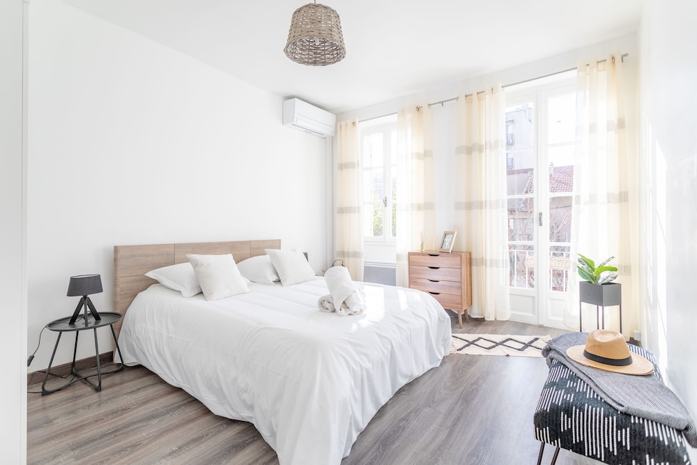 Family House, 3 Bedrooms, Terrace, Garden Area