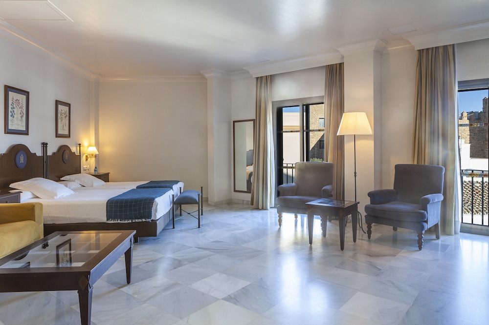 Superior Double Room (3 Adults) - Photo 8