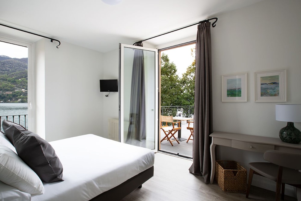 Superior Double Room, Balcony, Lake View photo 3