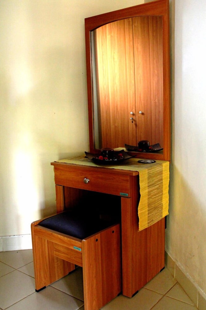 Double Room (Non A/C) photo 3