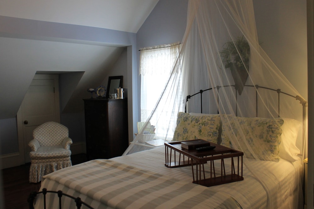 Suite, 1 Queen Bed, Private Bathroom (Cape Cod) photo 3
