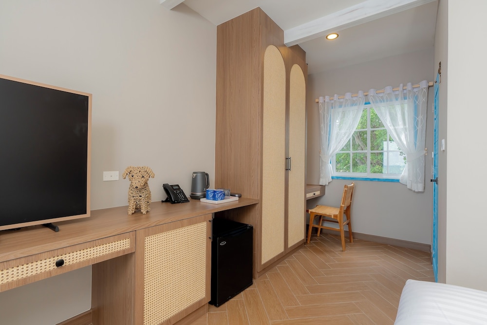 Cafe Suites 4, Superior Twin Sea View - Photo 1