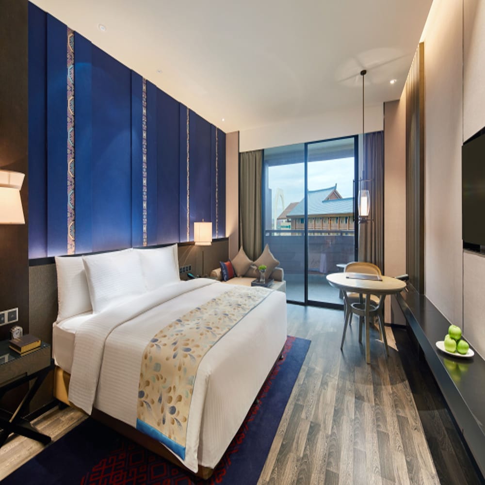 Grand Deluxe King Room