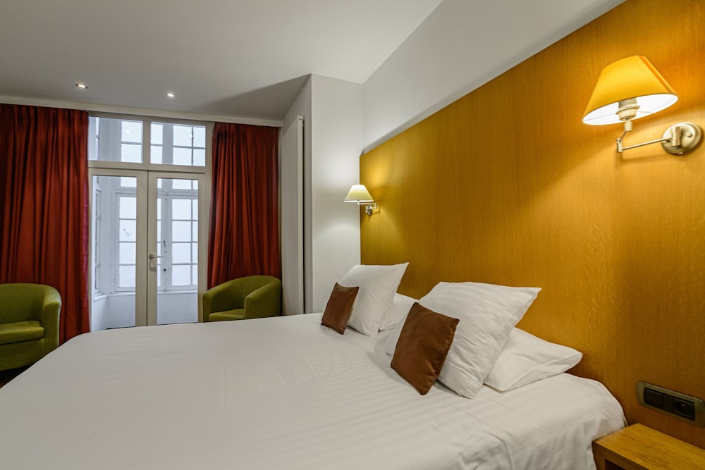 Standard Double or Twin Room - Photo 20
