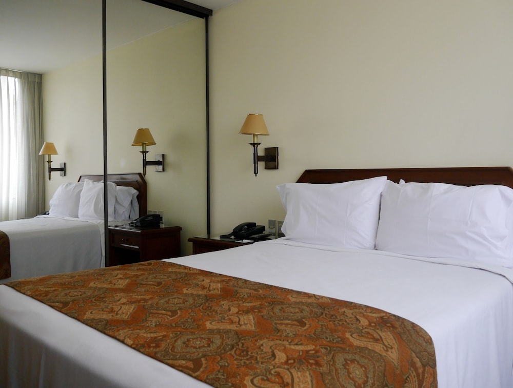 Junior Suite, 1 Queen Bed photo 2