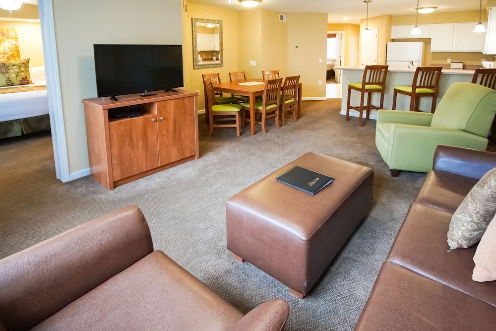 Three Bedroom Condo photo 2