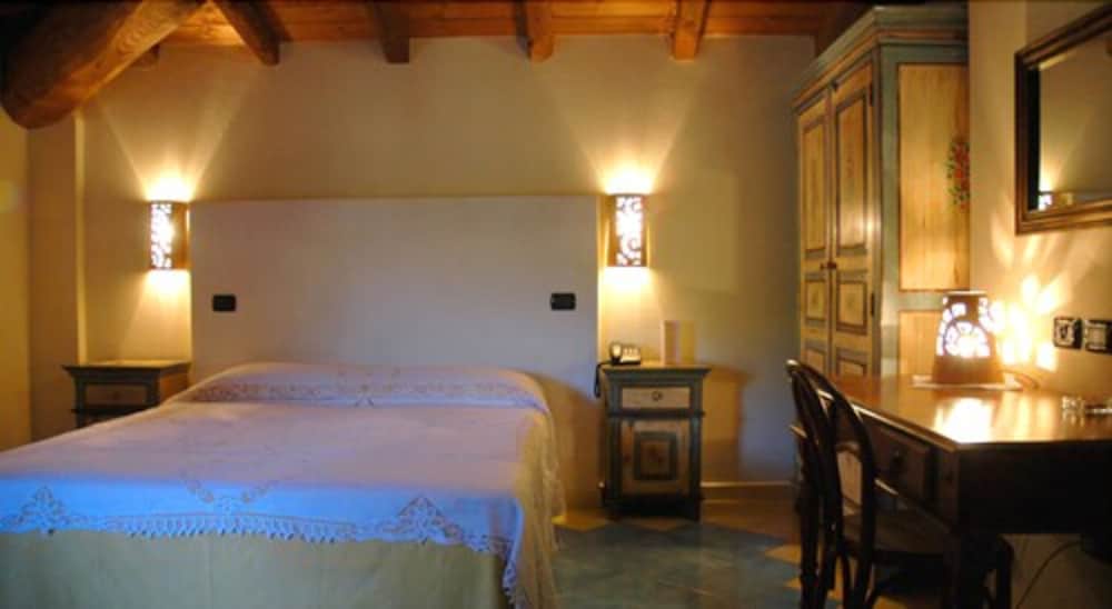 Superior Double Room, Terrace, Hill View (Jacuzzi), photo 6