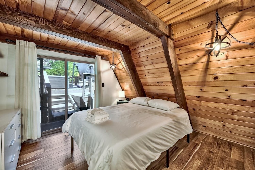 House, 2 Bedrooms