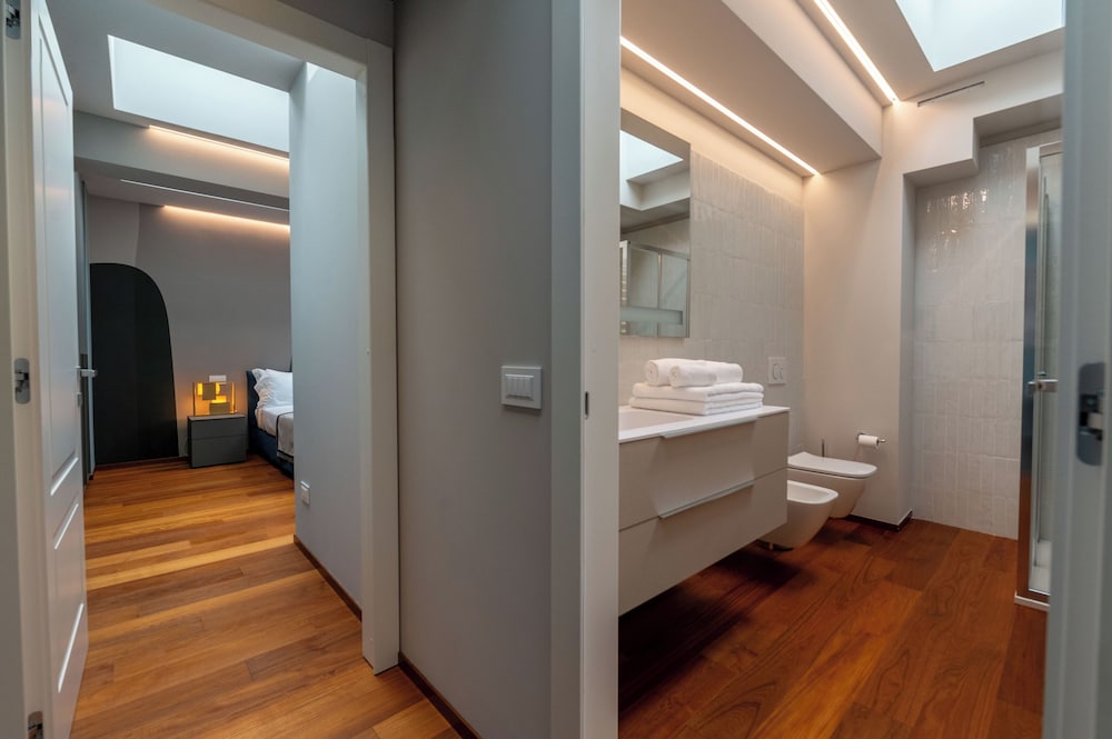 Suite Presidenziale con terrazzo e Jacuzzi, vista Portofino - Photo 5