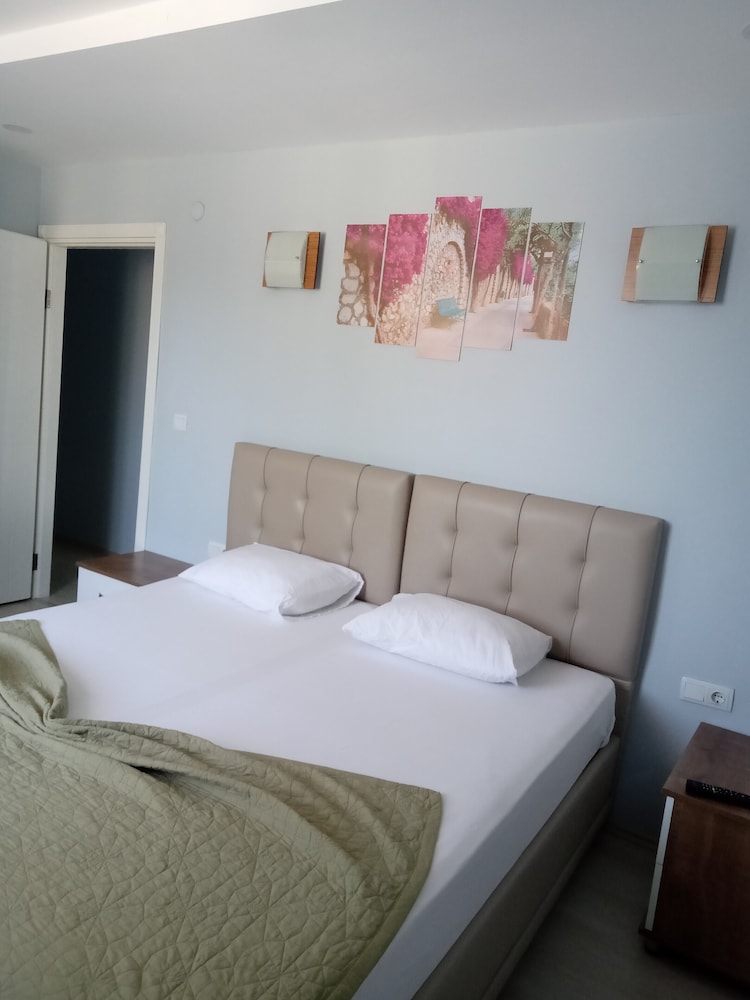 Suite, Garden View photo 1