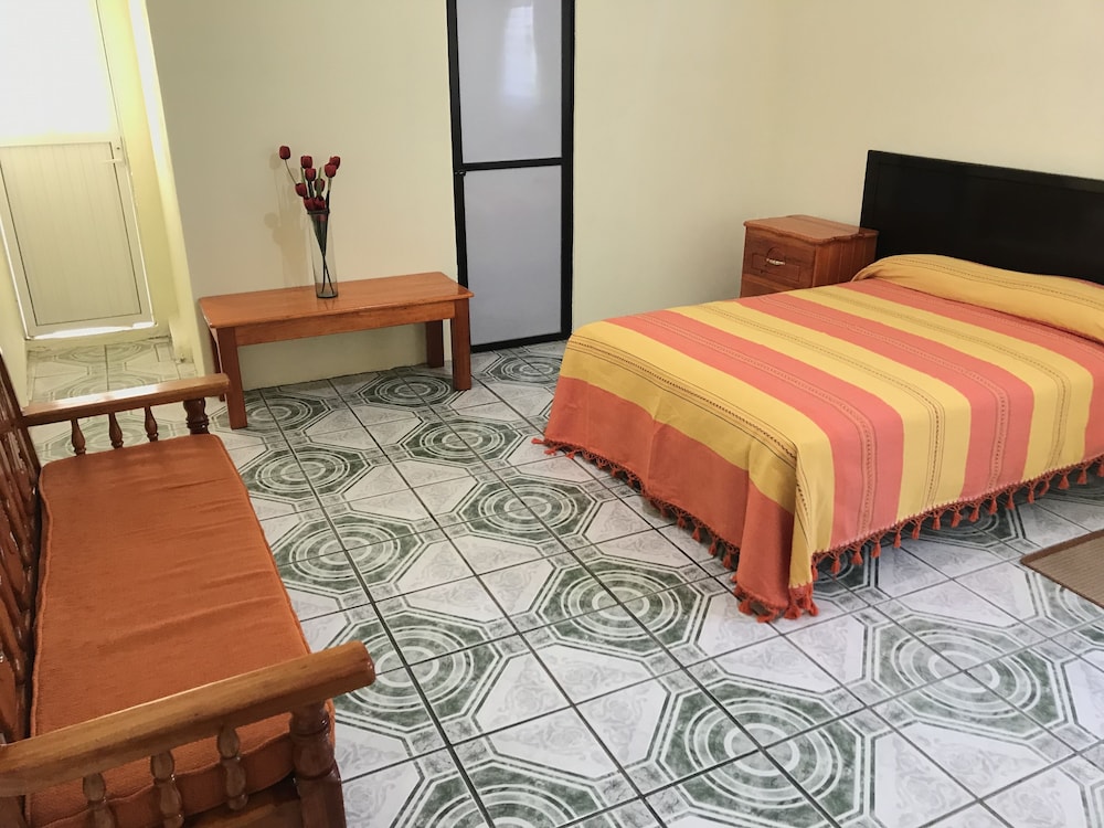 Family Quadruple Room - Photo 8