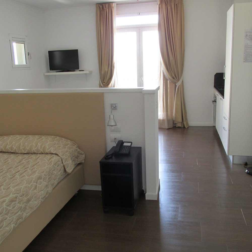Superior Studio, 1 Bedroom, Balcony, Hill View photo 3