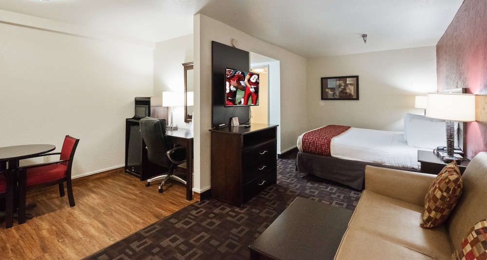 Suite, 1 King Bed, Smoking