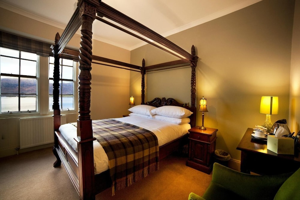 Room, Lake View (King Bed)