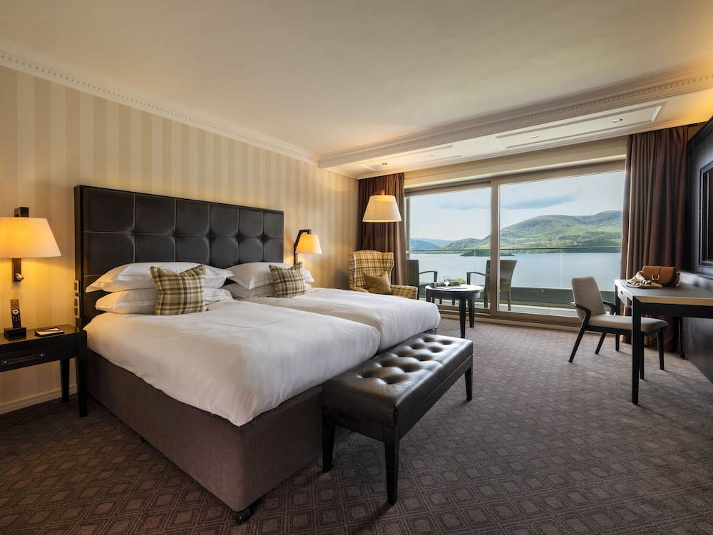 Deluxe Lakeview Twin Room