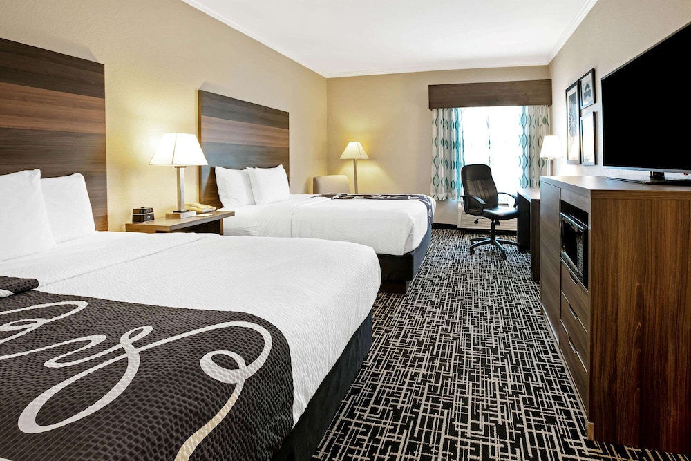 Room, 2 Queen Beds, Non Smoking - Photo 2