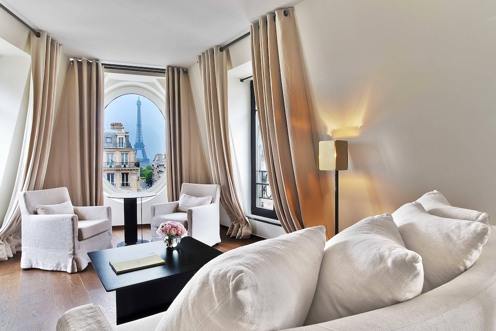 Suite, 1 King Bed, Tower