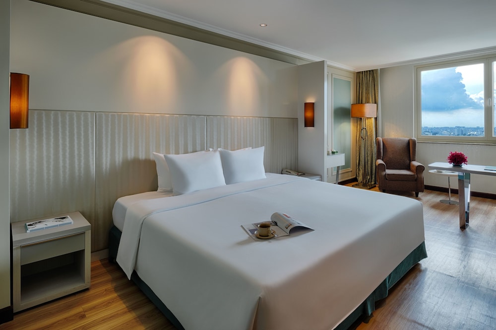 Deluxe Double or Twin Room, City View photo 3