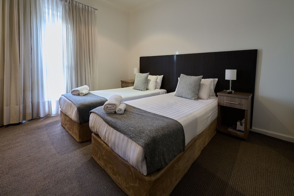 Standard Twin Room (Shared Bathroom) photo 2