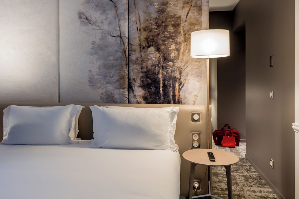 Premium Room, 1 Queen Bed - Photo 3