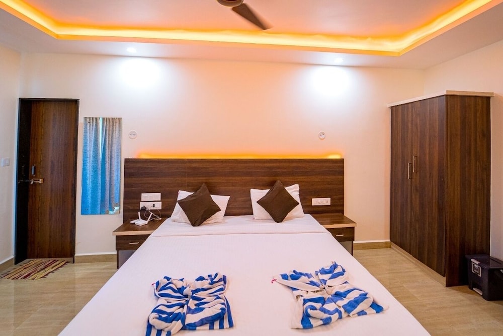 Executive Room - Photo 15