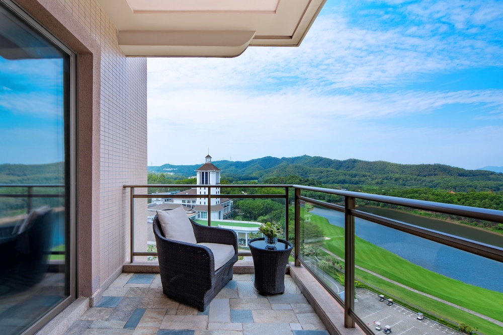 Grande Executive Room Lakeview K - Photo 8