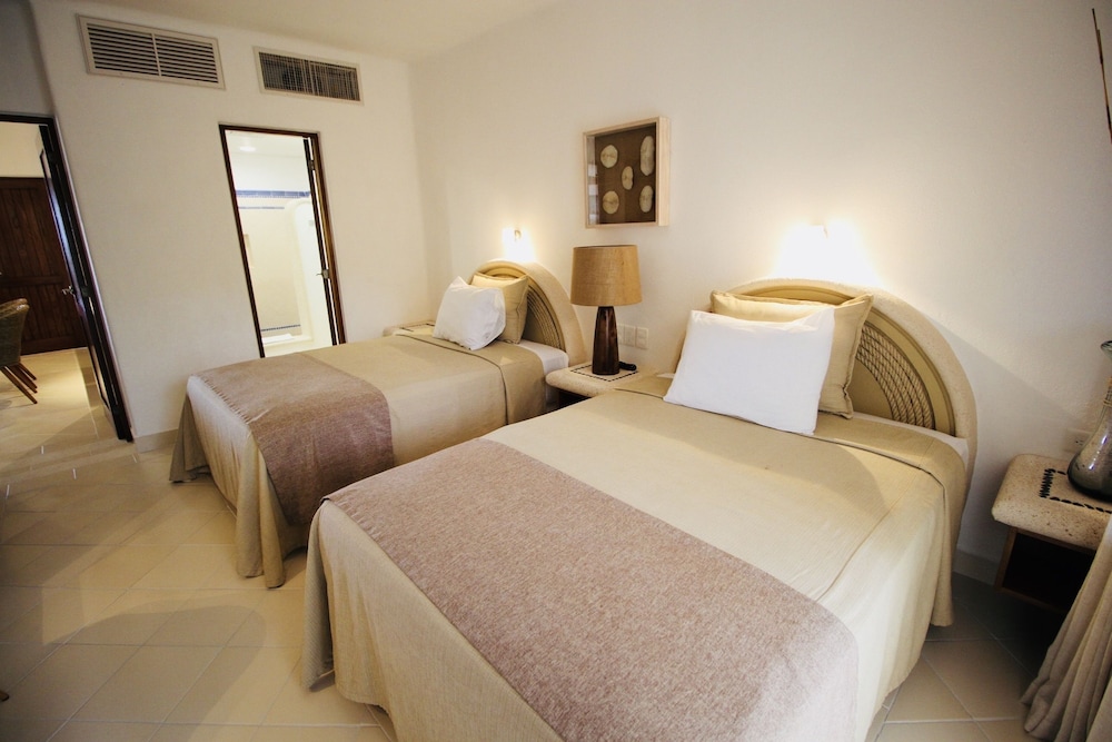 Villa, 3 Bedrooms, Terrace, Beach View photo 1