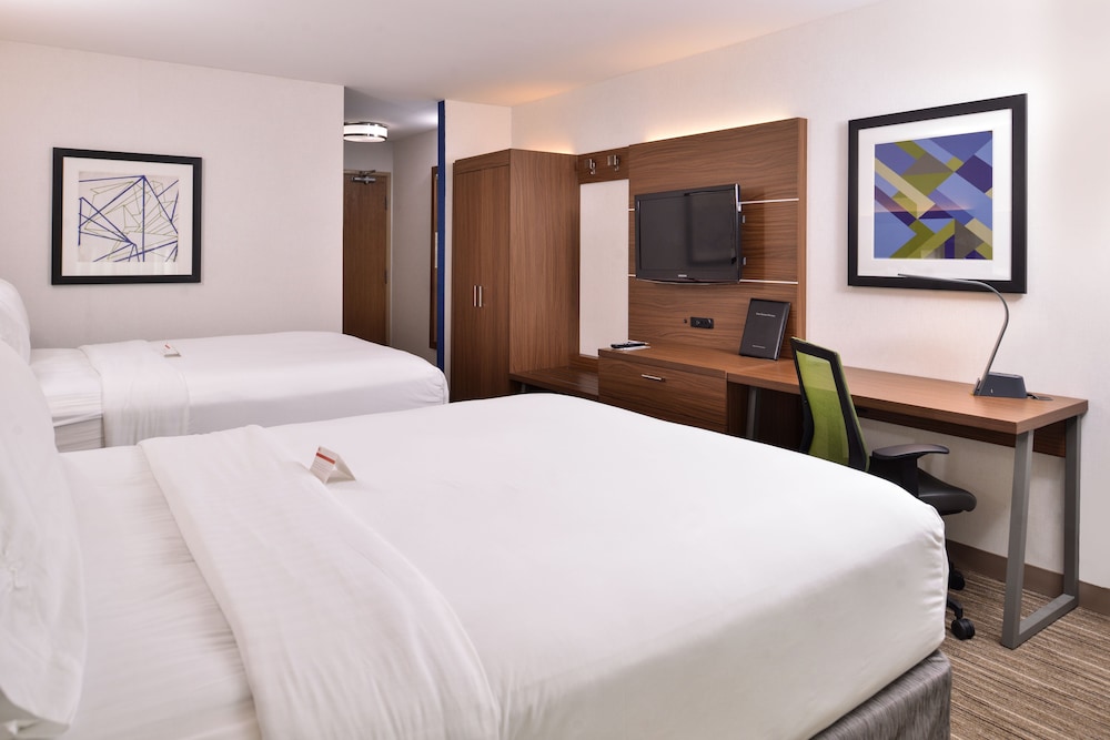 Suite, Multiple Beds (Living Area) - Photo 6