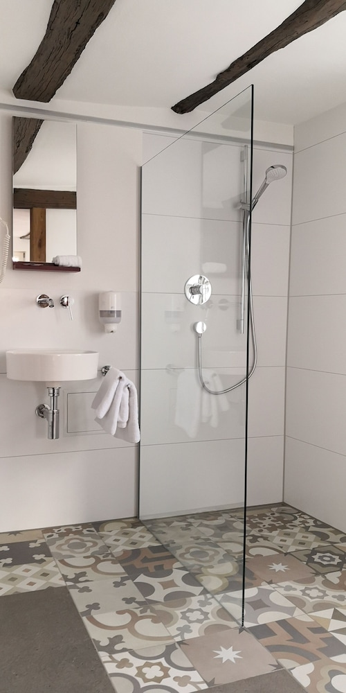 Romantic Suite, Ensuite photo 2