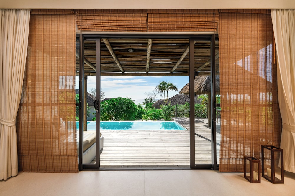 Oceanview Pool Villa photo 3