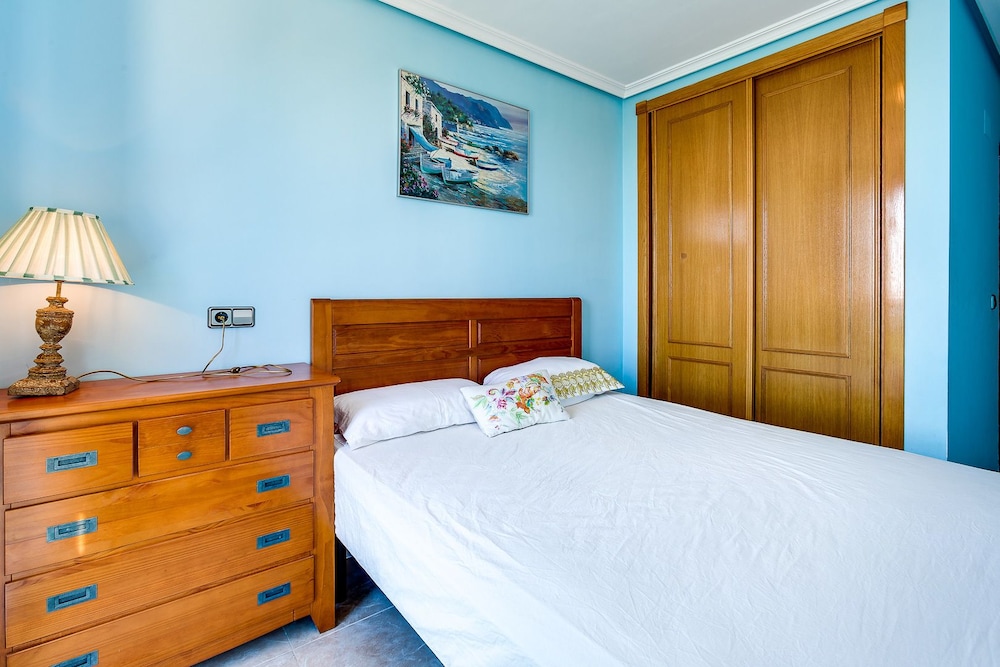 Apartamento, 3 habitaciones, 2 baños, con vista al mar