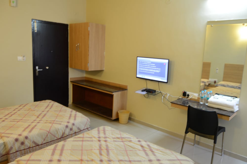 Basic Double Room, 1 Bedroom photo 3