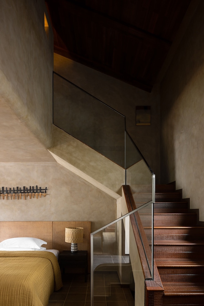 Luxury Studio Suite, Pool View
