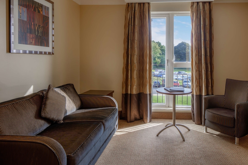 Standard Room, 1 Queen Bed With Sofa Bed (Family) photo 2