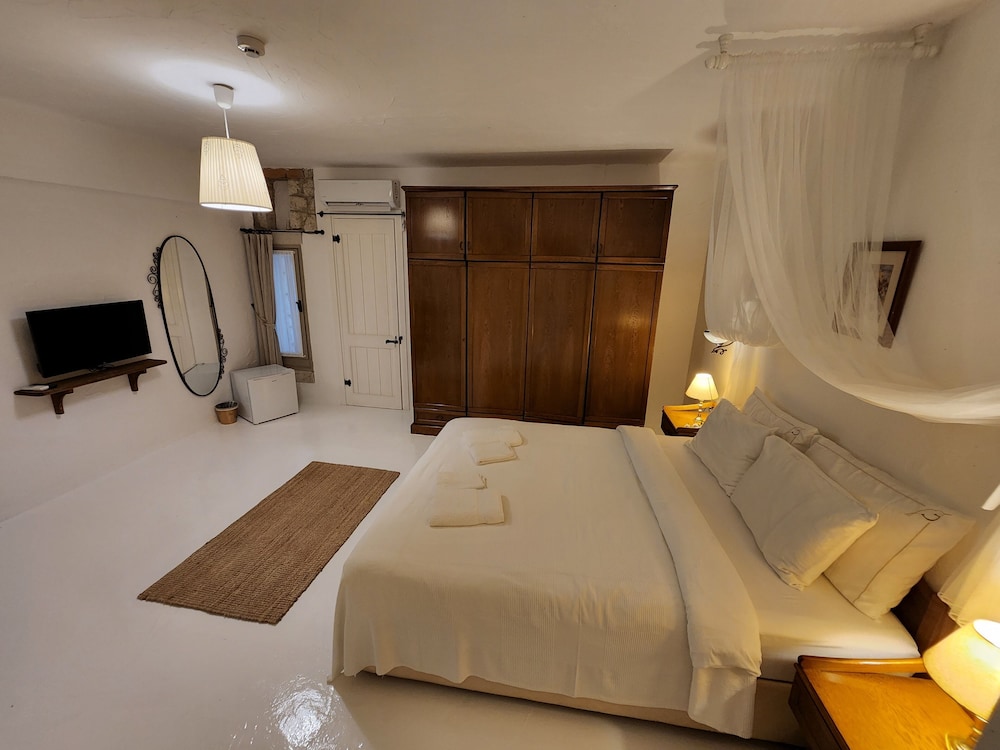 Economy Double Room, No Windows, Ground Floor