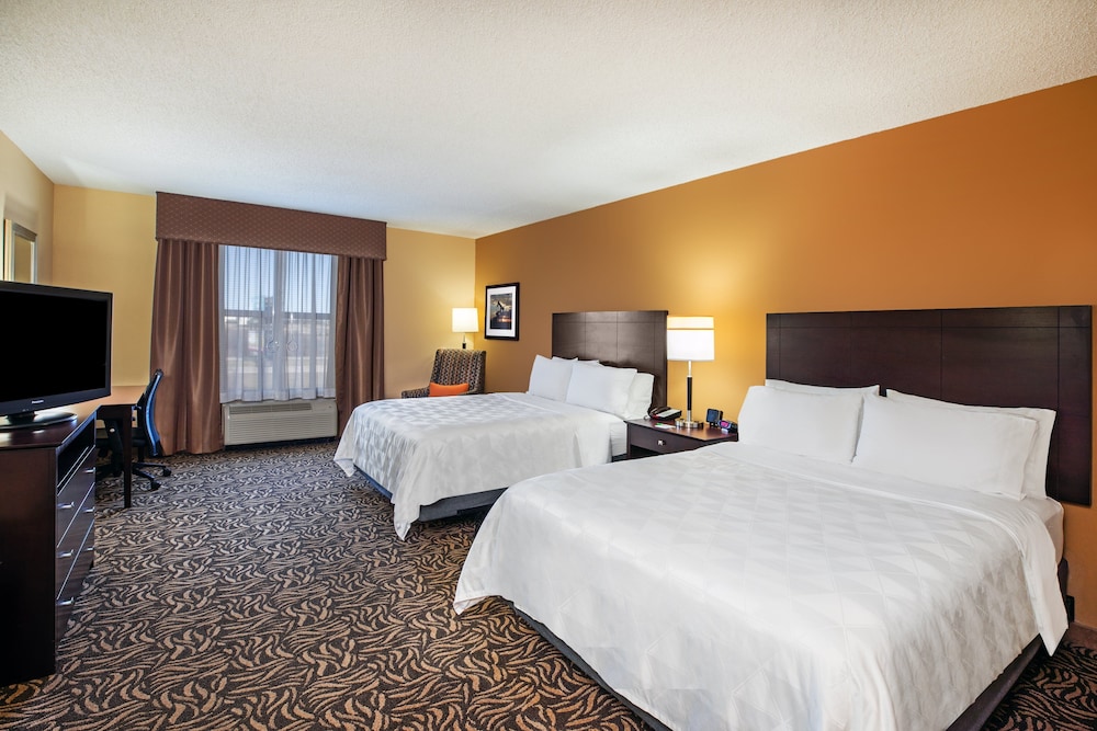 Standard Room, 1 King Bed, Accessible (Communications) - Photo 1