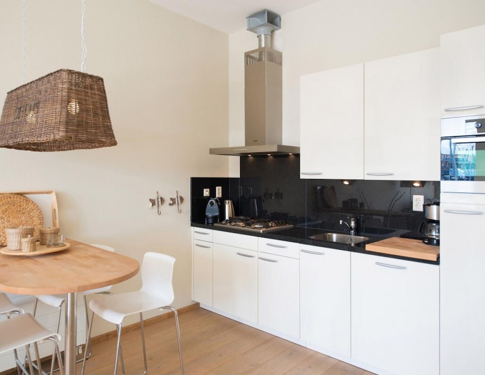 Apartment photo 3