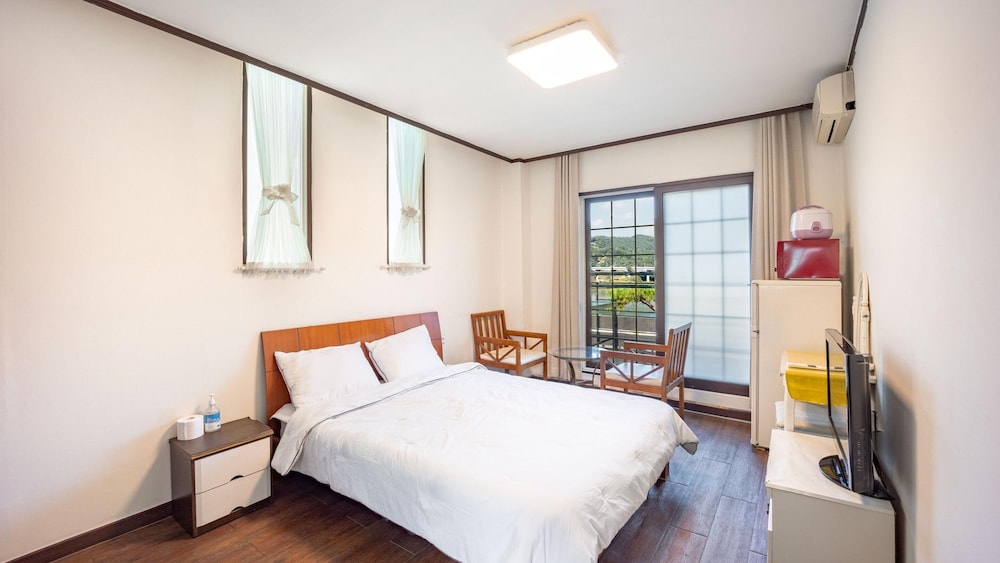 Basic Room, 1 Bedroom (206ho(Brown,withpet,riverview))