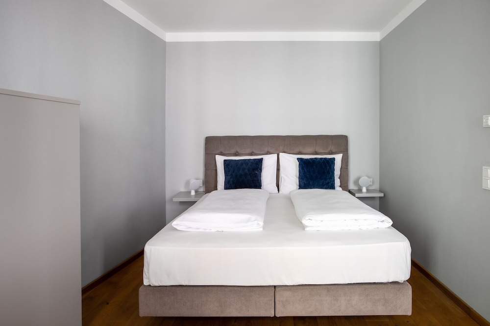 Large Studio, Kitchen, Balcony, Sofa Bed photo 1