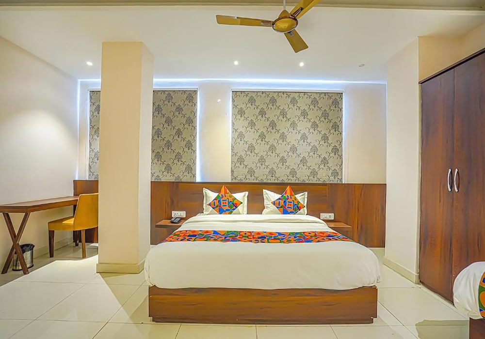 Executive Room - Photo 2