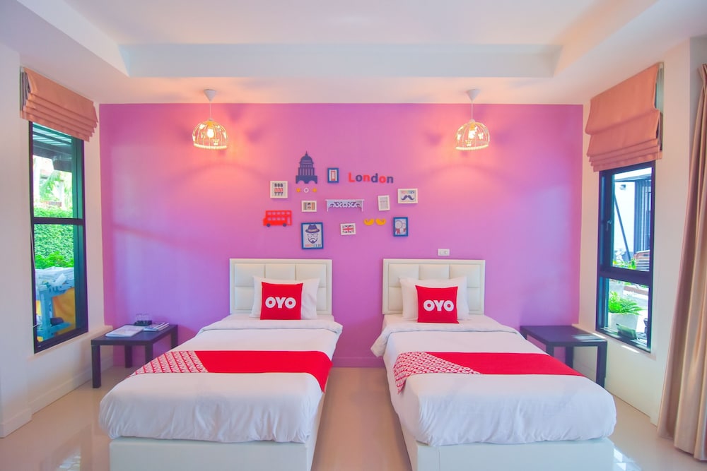 Deluxe Twin Room, Pool Access photo 2